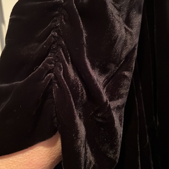 NWT Talbots Gorgeous Black Velvet Blouse Rusched Short Sleeves Button Back - Picture 4 of 11